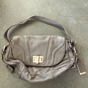 Pour la Victoire leather shoulder bag twist lock